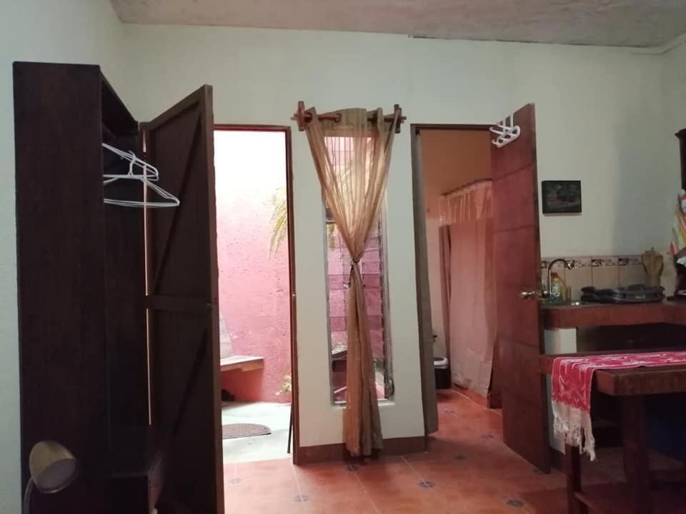 Отель Casa Ichik Antigua Guatemala Экстерьер фото